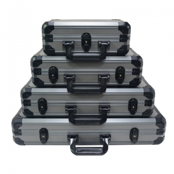 poker chips aluminum suitcase